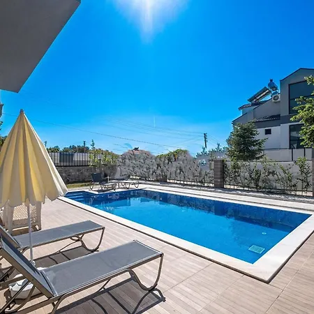 Sunrise In Oludeniz, 4 Bedroom Private Pool Vila