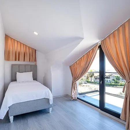 Willa Sunrise In Oludeniz, 4 Bedroom Private Pool Fethiye